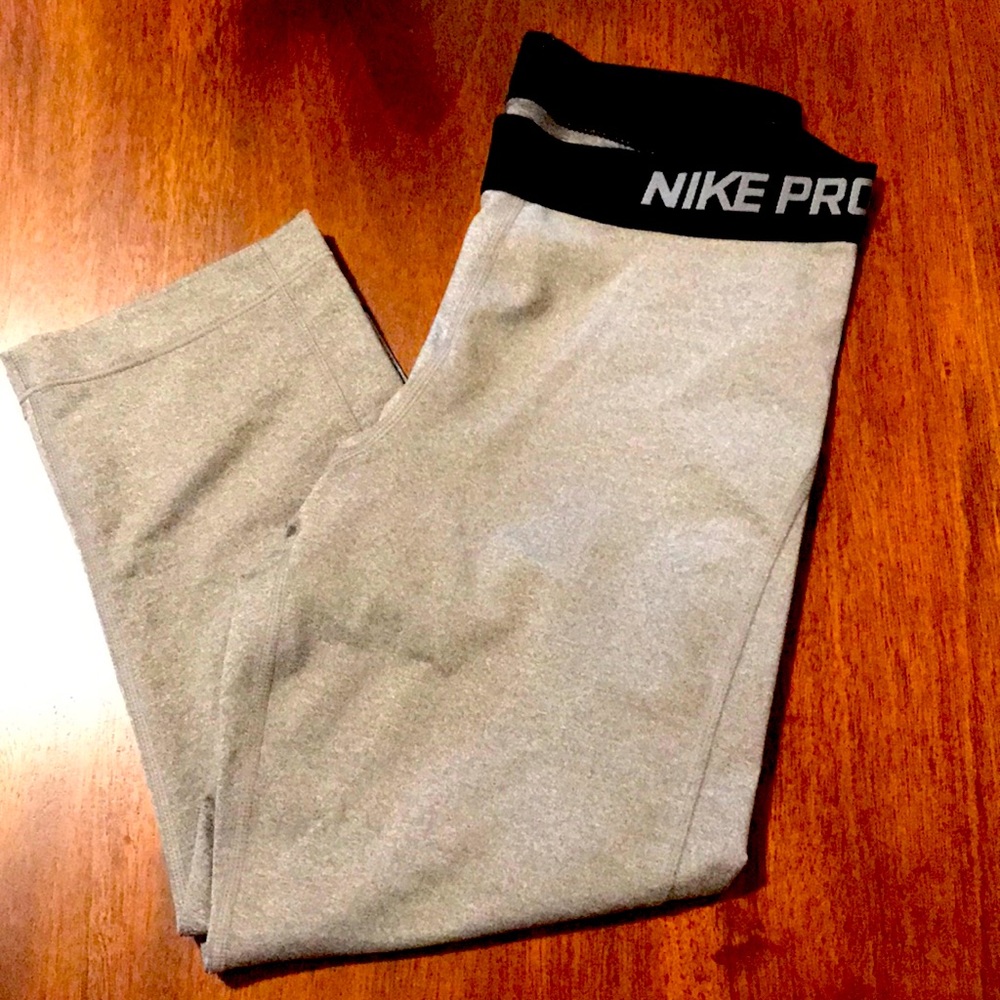 Nike pro cropped leggings